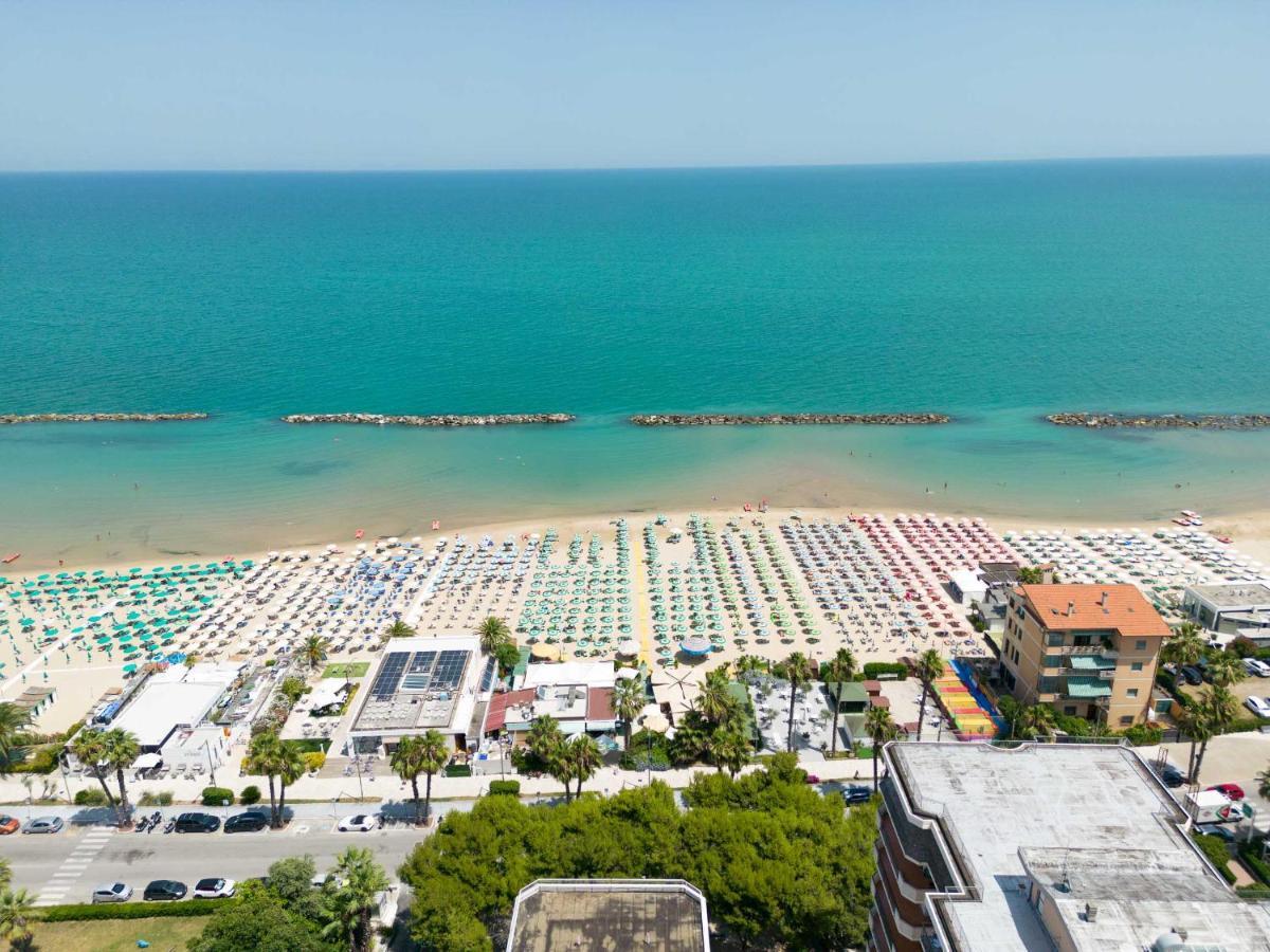 Hotel Velia Grottammare Exterior foto