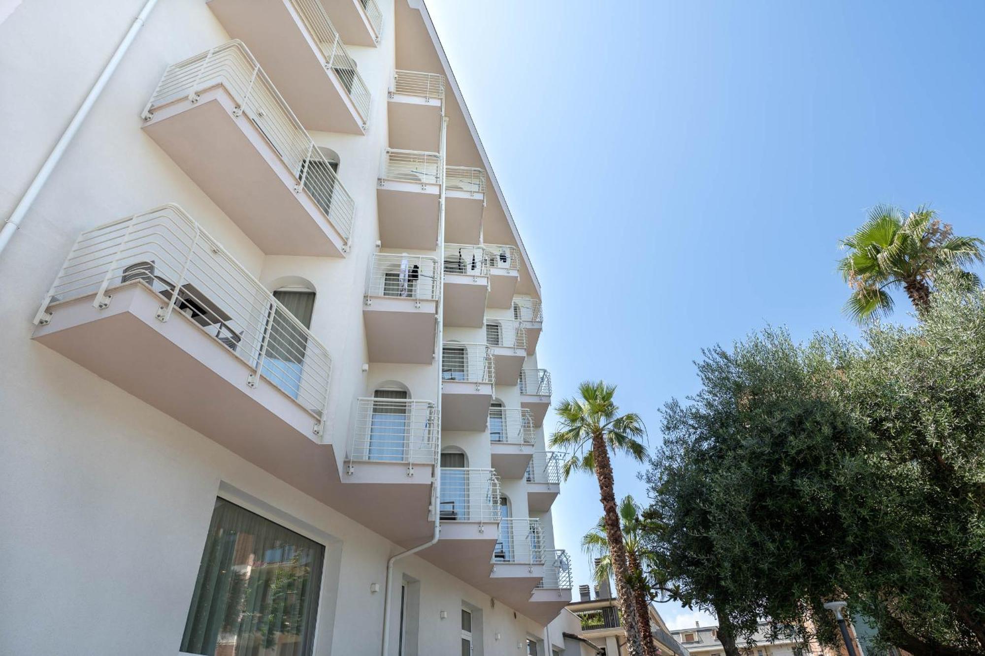 Hotel Velia Grottammare Exterior foto