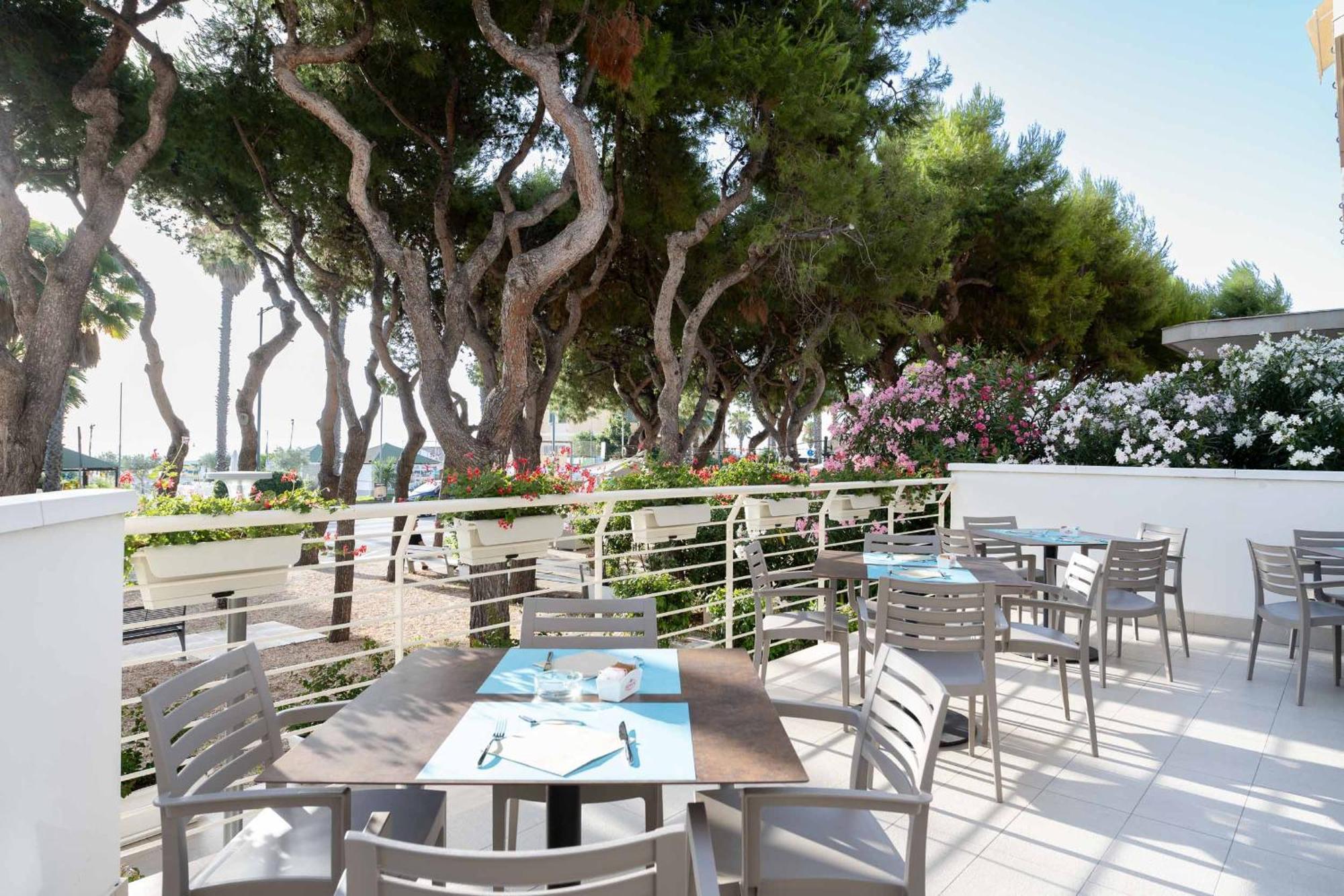 Hotel Velia Grottammare Exterior foto